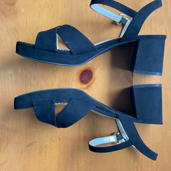 Kelly & Katie Liliena Sz 9 Black Microsuede Platform Sandal (Worn once) - Picture 9 of 16